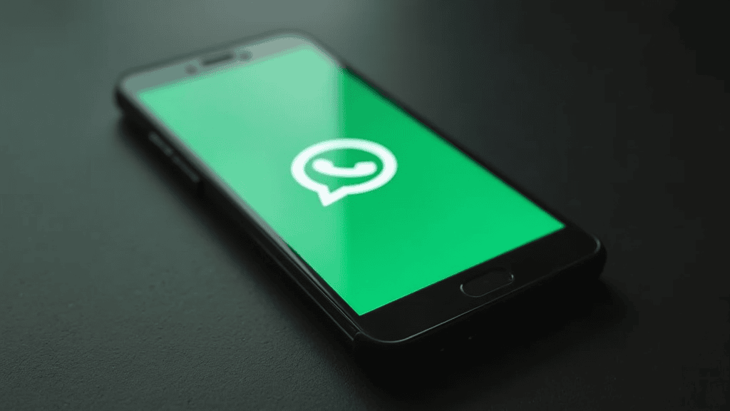 comandos de voz whatsapp con meta ai