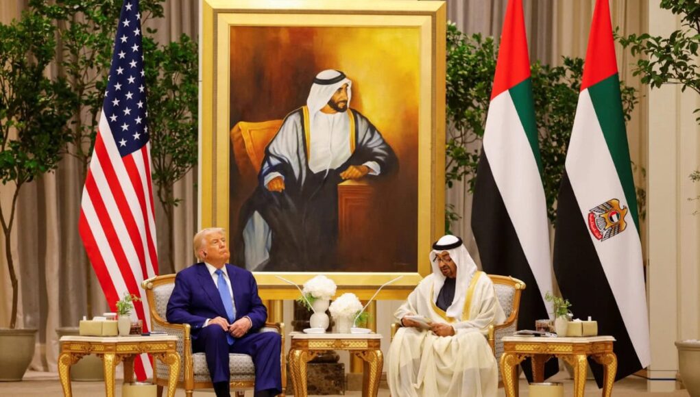 Estados Unidos Bloquea la Venta de chips de IA a Emiratos Árabes por Temor a Filtraciones a China