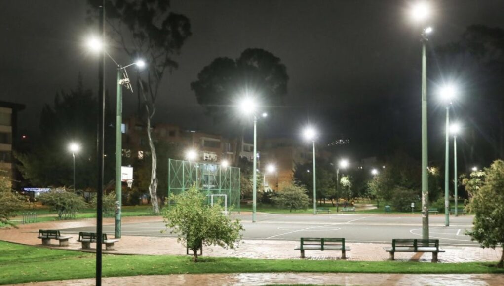 Bogotá Estrena Alumbrado con Inteligencia Artificial la Promesa de Galán y sus Riesgos Bogotá Estrena Alumbrado con Inteligencia Artificial: la Promesa de Galán y sus Riesgos