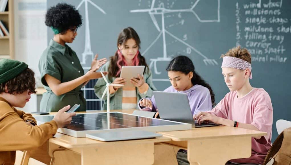 Los Alumnos ya Dominan la IA, Ahora son los Profesores quienes Deben Ponerse al Día Los Alumnos ya Dominan la IA, Ahora son los Profesores quienes Deben Ponerse al Día