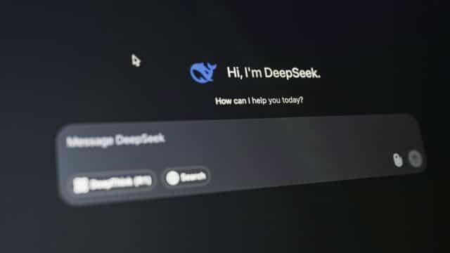 DeepSeek Rompe las Expectativas y en Vez de Competir con GPT-5, Prepara un Salto Hacia la IA Agéntica