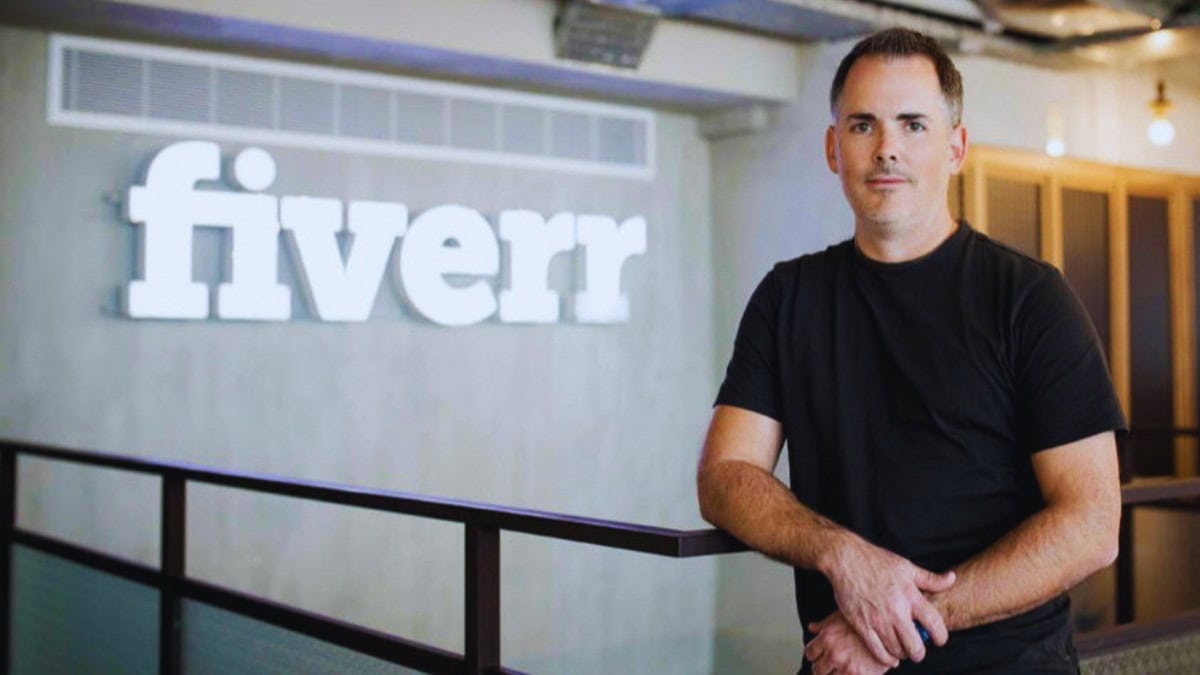 Fiverr Deja Atrás su Modelo Freelance y Pone Todo en la IA tras Despedir al 30% de su Plantilla