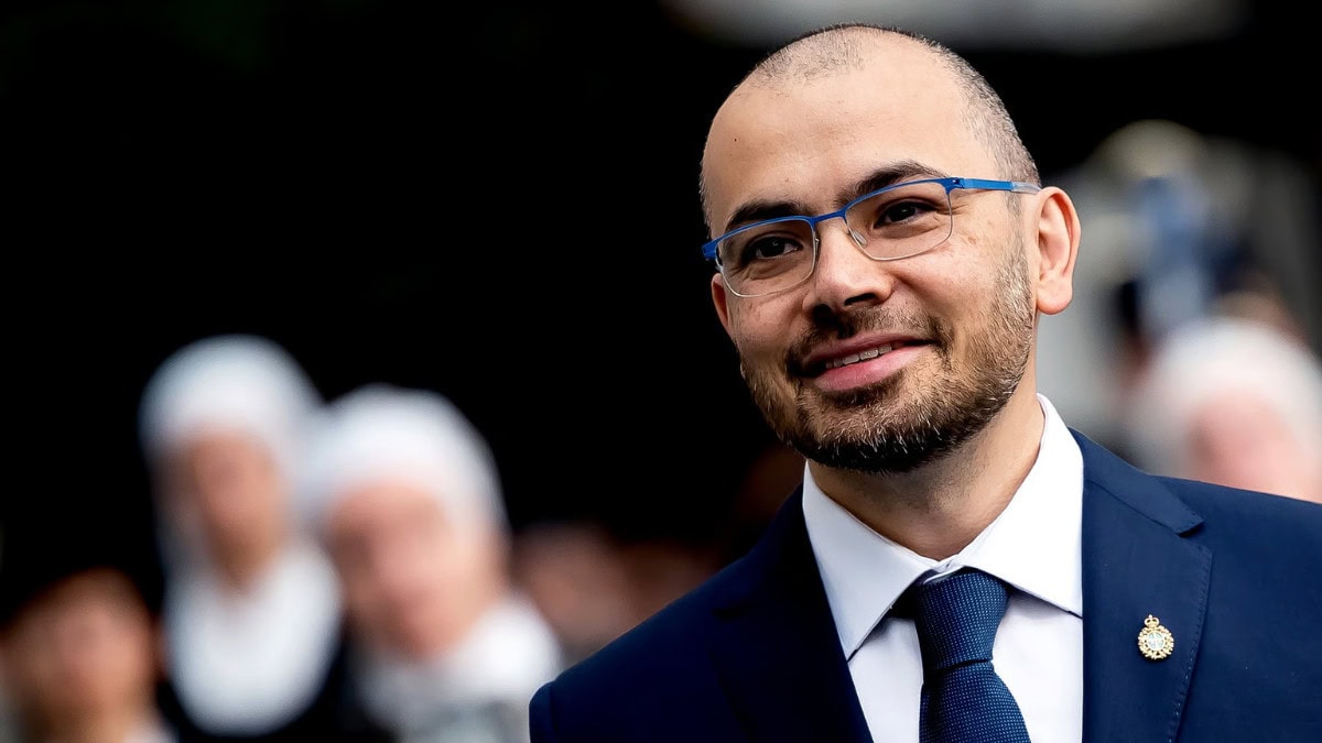 Jefe de Google DeepMind Promete Fármacos en Meses Gracias a la IA, Aunque Admite un Obstáculo Inquietante
