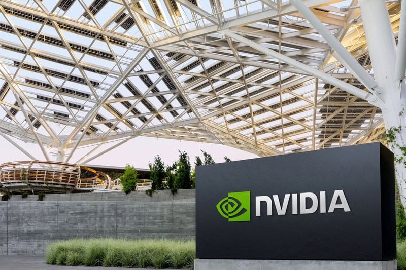 En centros de datos, Intel fabricará una nueva línea de CPUs x86 personalizadas 