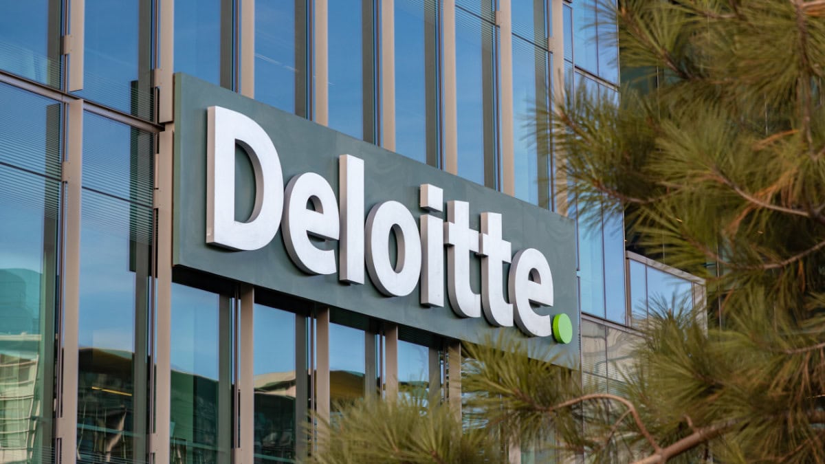 Deloitte Apuesta por la Inteligencia Artificial de Anthropic, Pese al Reembolso por su Uso