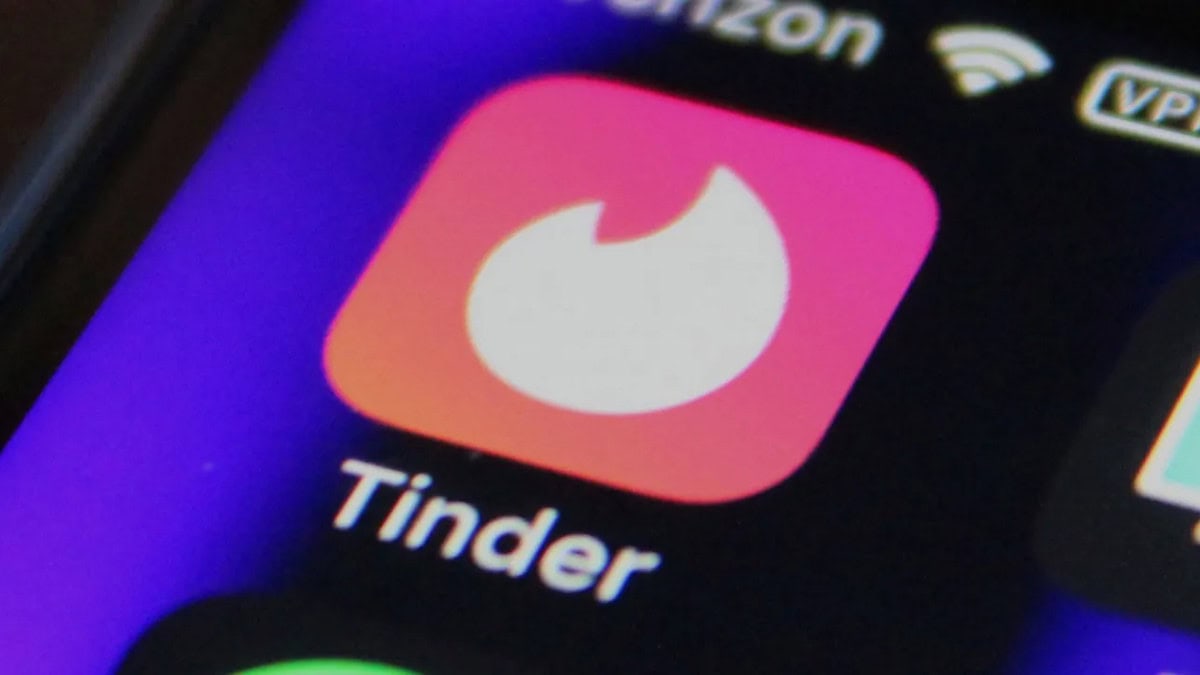 Tinder Ahora Usa la Inteligencia Artificial para Conocer a Usuarios a Partir de las Fotos del Móvil