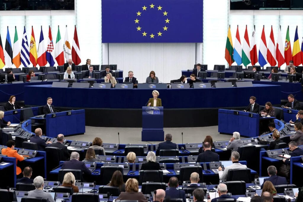 Edad mínima de 16 años para redes sociales y asistentes de IA: qué propone la UE