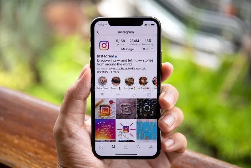 Casos de títulos de Instagram descontextualizados generados por IA