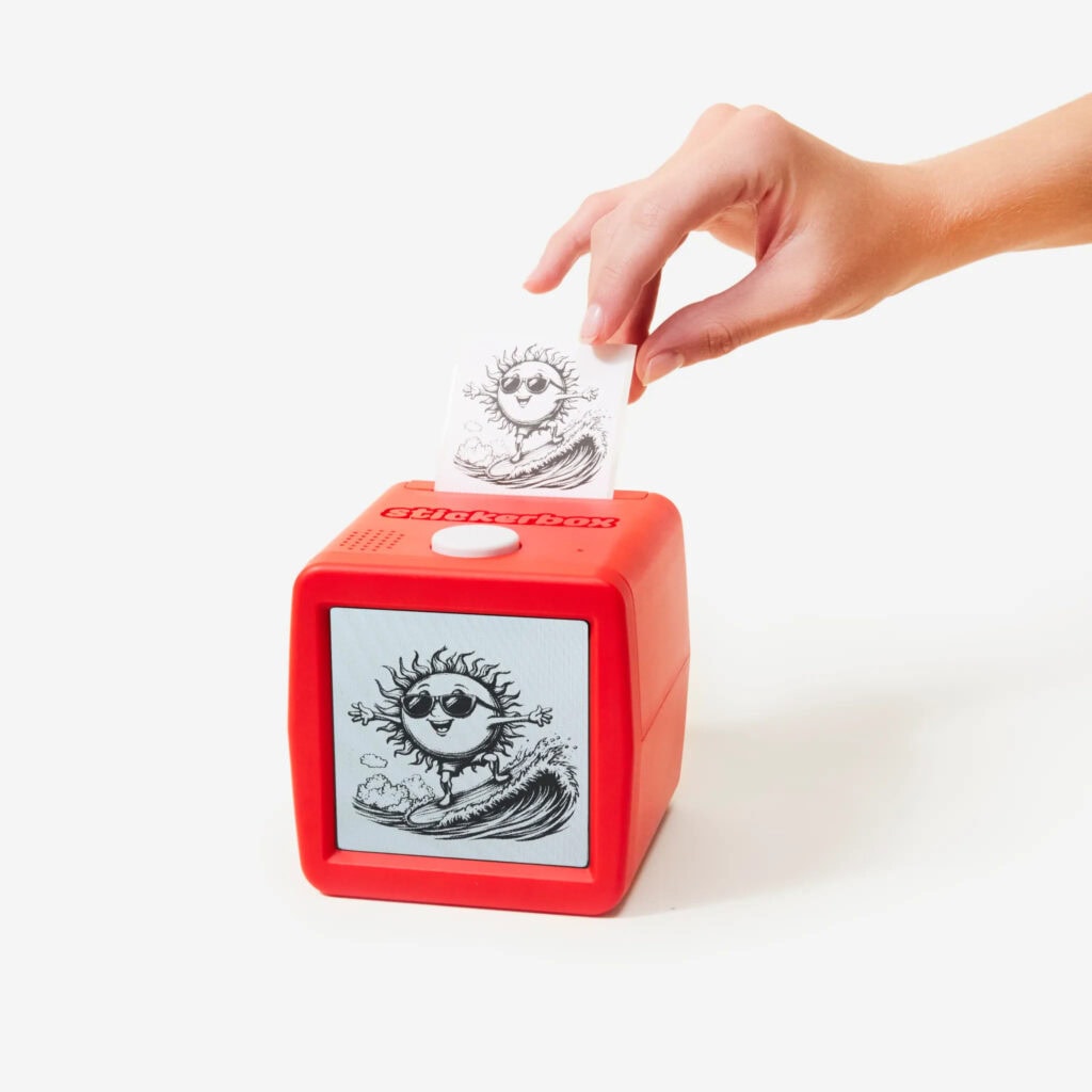 El cuerpo rojo brillante y el frontal