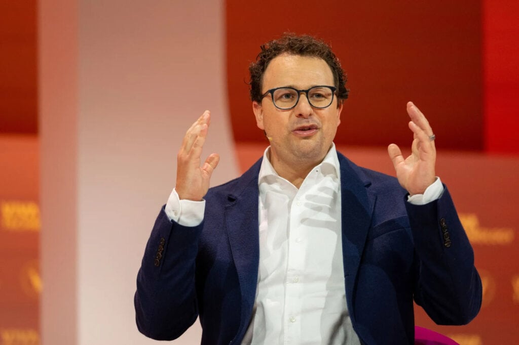 El dilema económico de la IA: valor futuro frente a plazos de centros de datos