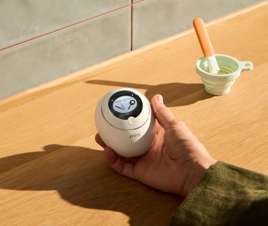 Un “huevo” que analiza hormonas en casa: IA y salud reproductiva sin laboratorio