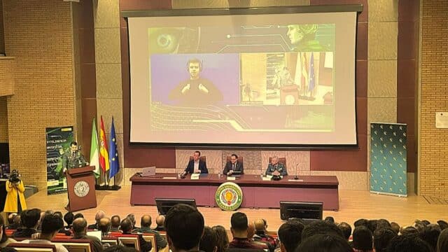 Almería Investiga Apps que Desnudan a Menores con IA y Generan Escenas Sexuales Almería Investiga Apps que Desnudan a Menores con IA y Generan Escenas Sexuales