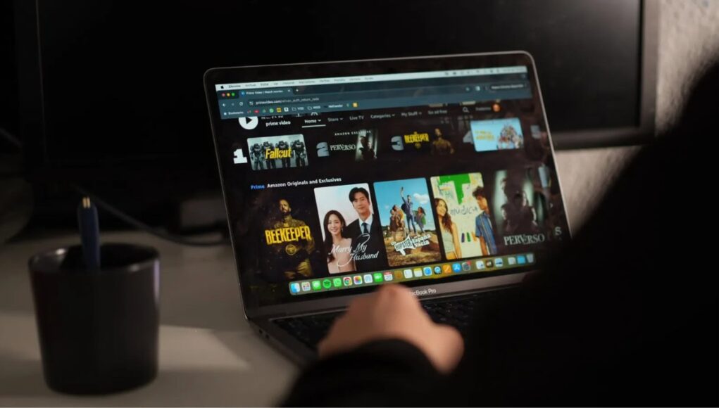 Amazon-Prime-Video-Elimina-el-Doblaje-con-IA-de-Varios-Animes-Tras-las-Fuertes-Criticas