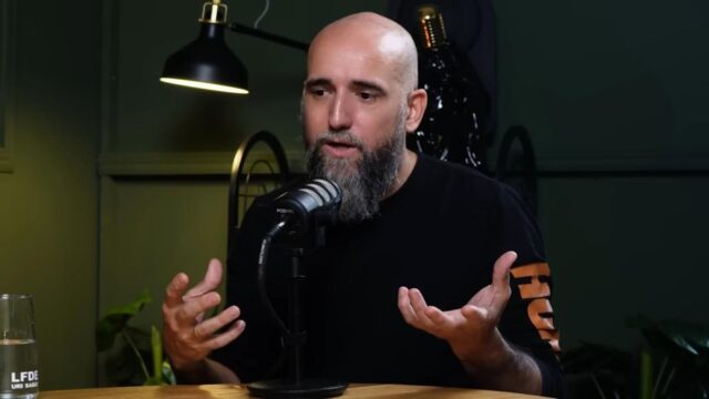 Así Reacciona la IA Cuando el Divulgador Jon Hernández le Encarga Invertir en Criptomonedas por su Cuenta