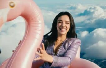 Creíamos Que el Mayor Riesgo de la IA era Militar, Entonces Apareció la Canción de Tilly Norwood… Creíamos Que el Mayor Riesgo de la IA era Militar, Entonces Apareció la Canción de Tilly Norwood…