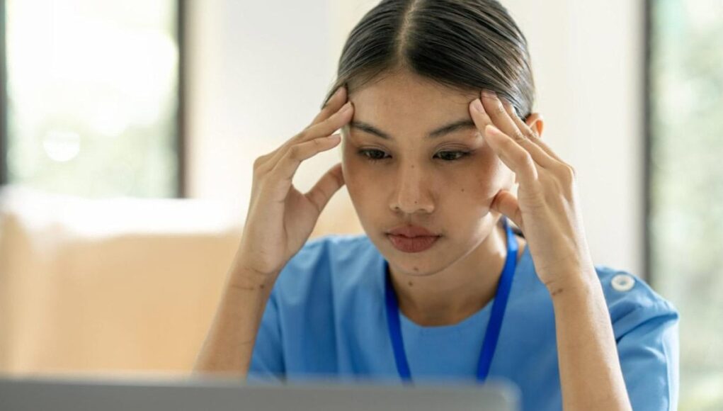 El-Refugio-Laboral-Contra-la-IA-que-Elige-la-Gen-Z-se-Convierte-en-una-Trampa-Emocional