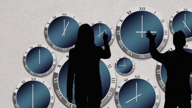 IA y Bienestar Laboral: Cuando la Eficiencia en RRHH Se Convierte en Fatiga Digital Crónica