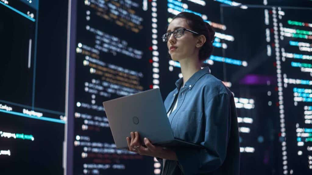 En Plena Era de IA, Hay 20 Empleos que las Empresas no Consiguen Llenar ni con Sueldos Altos