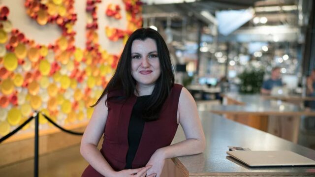 Fidji Simo Quiere que ChatGPT sea Más útil y Pagues Cuando OpenAI Acelera su Expansión