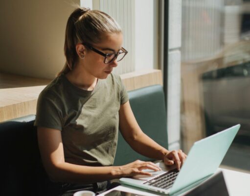 Grammarly Expert Review Usa a la IA para Robar Identidad a Los Expertos Reales Grammarly Expert Review Usa a la IA para Robar Identidad a Los Expertos Reales