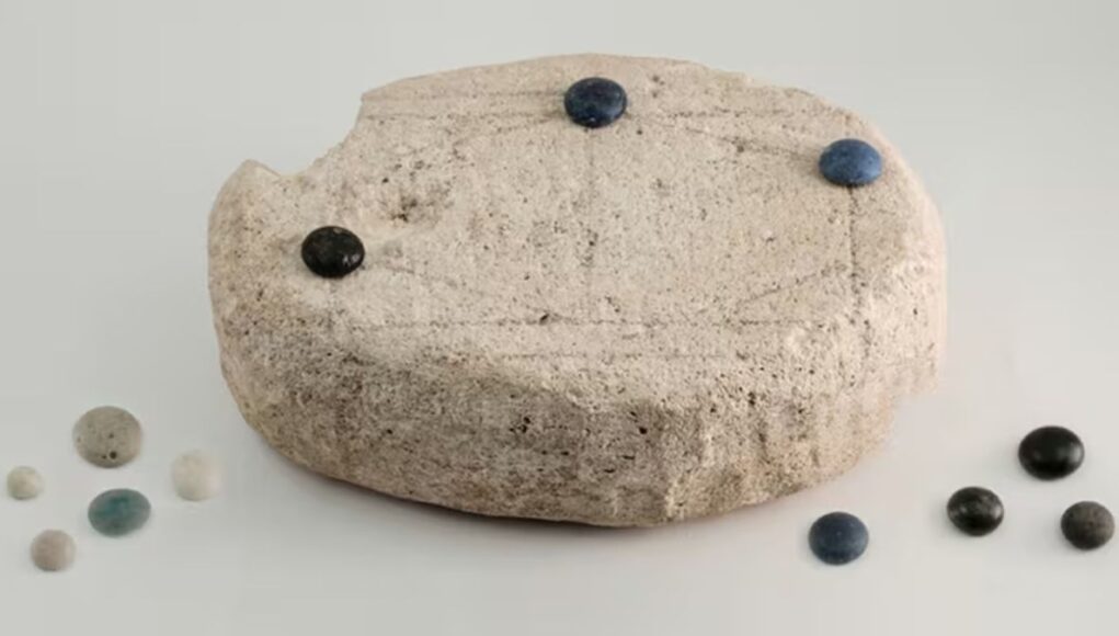 IA-Ludii-Reconstruye-un-Juego-de-Mesa-Romano-Olvidado-a-Partir-de-Sus-Marcas-de-Desgaste