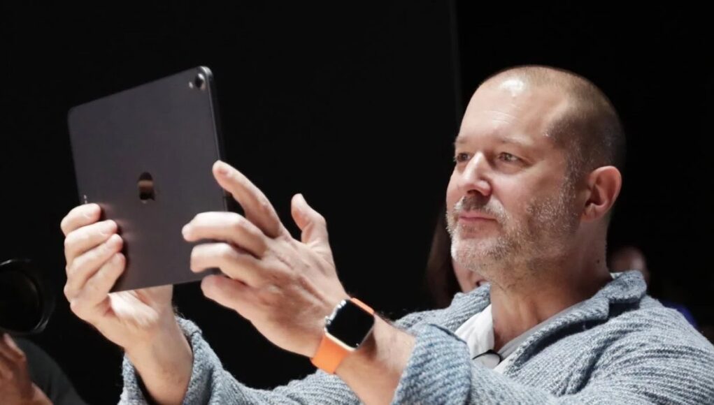 Jony-Ive-Disenador-del-iPhone-Pone-Palabras-al-Sentimiento-que-Muchos-Tienen-con-la-IA