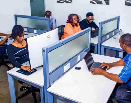 La IA Erótica Presume de Automatización, el Problema es Quién Responde Realmente La IA Erótica Presume de Automatización, el Problema es Quién Responde Realmente