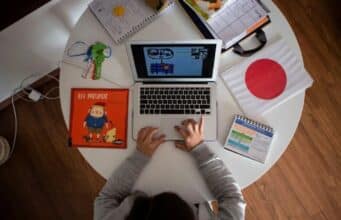 La OCDE Advierte que la IA Generativa Sin Control Puede Dañar el Aprendizaje Profundo La OCDE Advierte que la IA Generativa Sin Control Puede Dañar el Aprendizaje Profundo