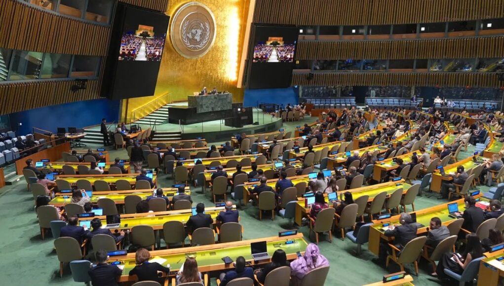 La-ONU-promete-una-IA-segura-pero-la-batalla-oculta-por-el-control-global-apenas-comienza