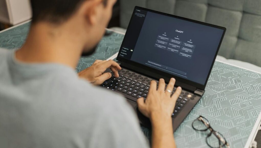 OpenAI-Reconoce-el-Impacto-Psicologico-de-ChatGPT-y-Empieza-a-Reeducar-al-Modelo