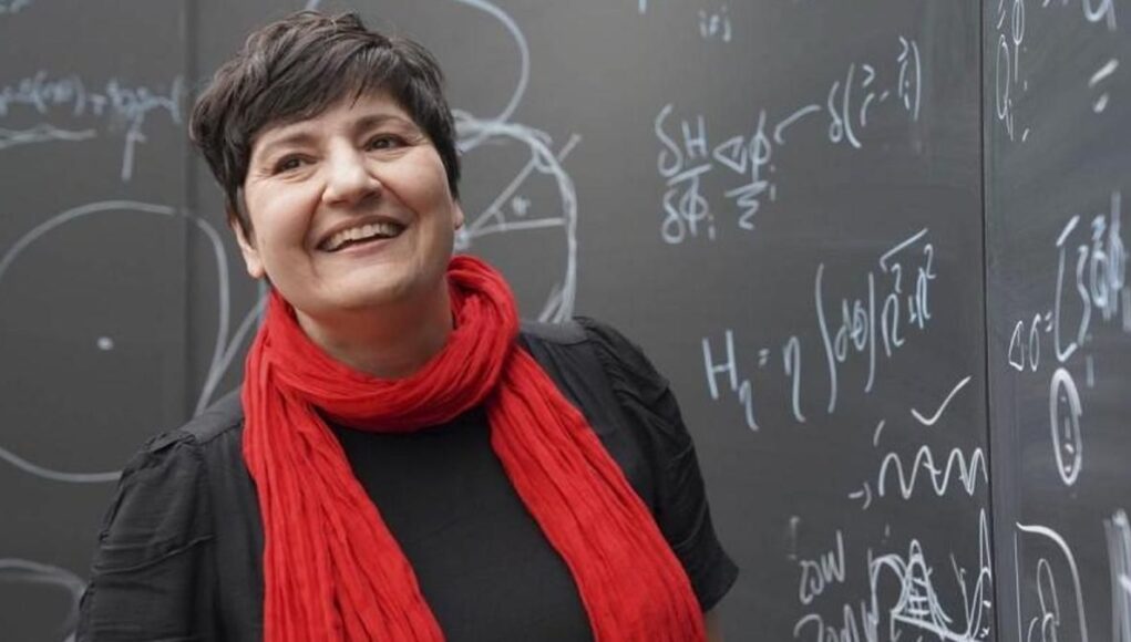 Sonia-Contera-Fisica-en-Oxford-Enfria-la-Euforia-de-la-IA-Hace-Calculos-pero-No-es-Inteligente