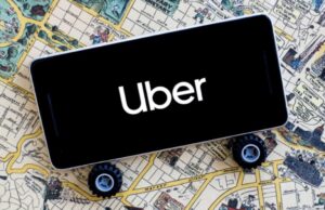 Uber Apuesta por Menos Plantilla Humana y Más Reemplazo por IA, Incluso Clonando a su CEO