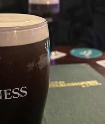 Un Cliente Usa la IA Para Investigar Bares de Irlanda y lo Que Descubrió Está Cambiando el Mercado
