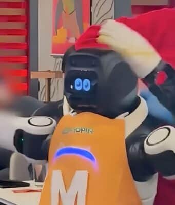 Un Robot Bailarín Pierde el Control en una Cafetería y Tres Empleados Tuvieron que Intervenir para Frenarlo