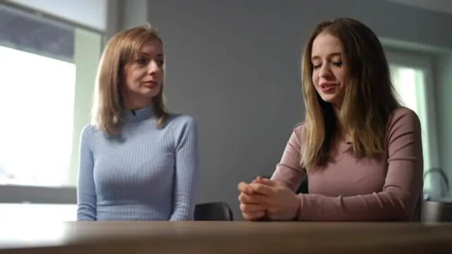 Una Joven Buscaba Contención y Recibió una Nota Suicida Generada por IA: Informe de la BBC que Preocupa a Reguladores