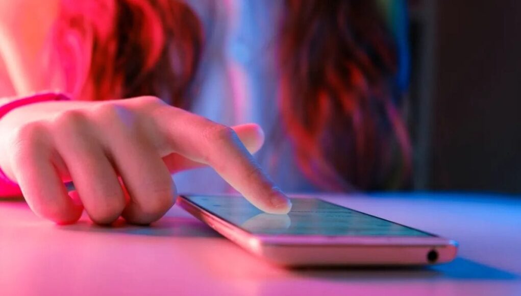 Ya-Hay-una-Polemica-por-el-Protocolo-de-Compras-de-la-IA-de-Google-Advertencia-y-Respuesta