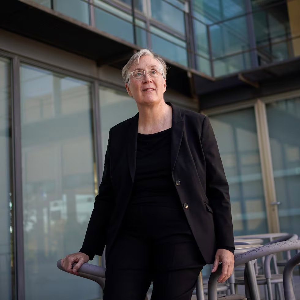 Bryson prefiere pensar la IA como un atributo