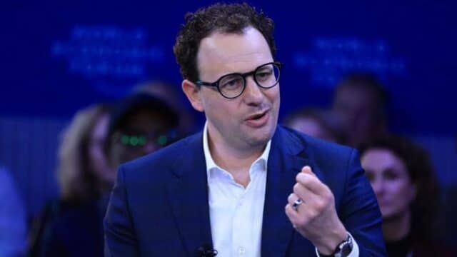 Anthropic Compra Coefficient Bio por 400 Millones y Apuesta por la IA en Salud Anthropic Compra Coefficient Bio por 400 Millones y Apuesta por la IA en Salud