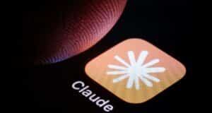 Anthropic Revela que Claude Simula Emociones y Afecta Su Comportamiento