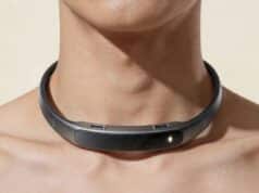 Investigadores de Pohang Presentan un Collar con IA que Traduce Movimientos del Cuello en Voz sin Emitir Sonido Investigadores de Pohang Presentan un Collar con IA que Traduce Movimientos del Cuello en Voz sin Emitir Sonido