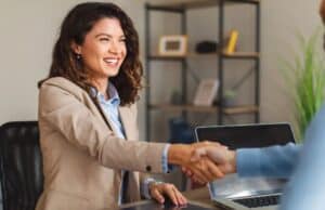 La IA ya negocia por ti sin que lo sepas, calculando tu sueldo ideal… pero no a tu favor La IA ya negocia por ti sin que lo sepas, calculando tu sueldo ideal… pero no a tu favor