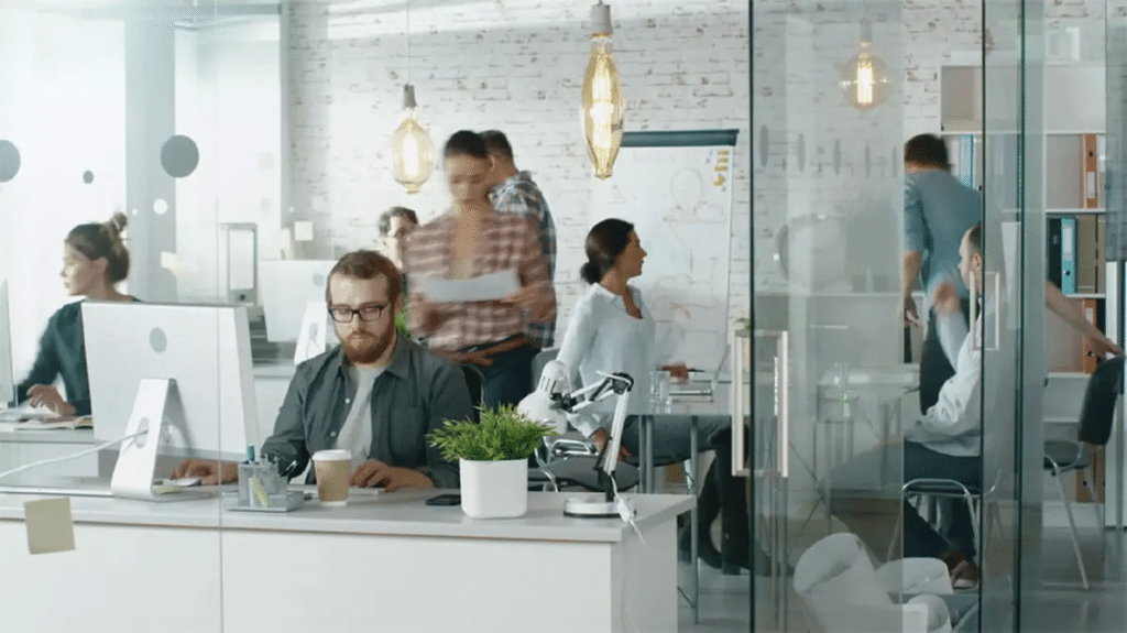 Paradójicamente con la IA hay mas fuentes de empleo, pero también es mas difícil encontrar trabajo