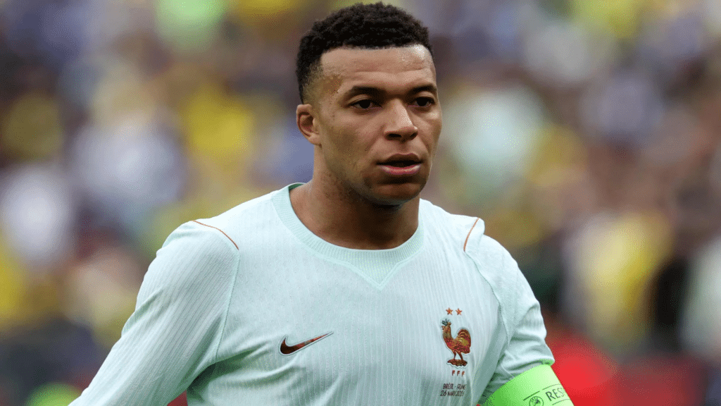 El fiasco de la línea 'Aero FIT': hombreras de los ochenta por un fallo de cálculo