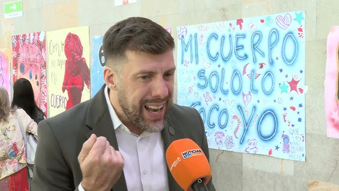 El problema es la cantidad de falsos positivos que encuentra la IA y que terminan sobrecargando el buzón de los investigadores.