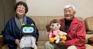 Corea del Sur Usa Muñecos con IA que Detectan Depresión y Recuerdan Medicación en Mayores