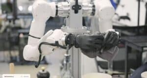 Genesis AI Revela un Cerebro Robótico Capaz de Cocinar y Manipular Objetos con Precisión