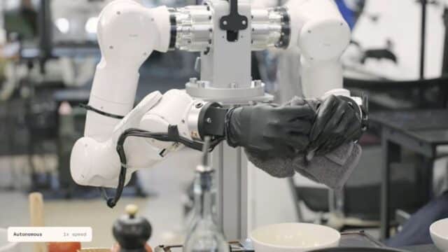Genesis AI Revela un Cerebro Robótico Capaz de Cocinar y Manipular Objetos con Precisión Genesis AI Revela un Cerebro Robótico Capaz de Cocinar y Manipular Objetos con Precisión