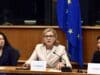 La UE Pacta Prohibir IA para Crear Desnudos y Deepfakes Sexuales