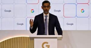 Pichai Frente a Graduados Inquietos por una IA que Amenaza el Empleo Global