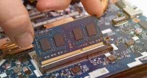 Samsung, Micron y SK Hynix Alertan que la Falta de DRAM Va a Empeorar por el Auge de la IA